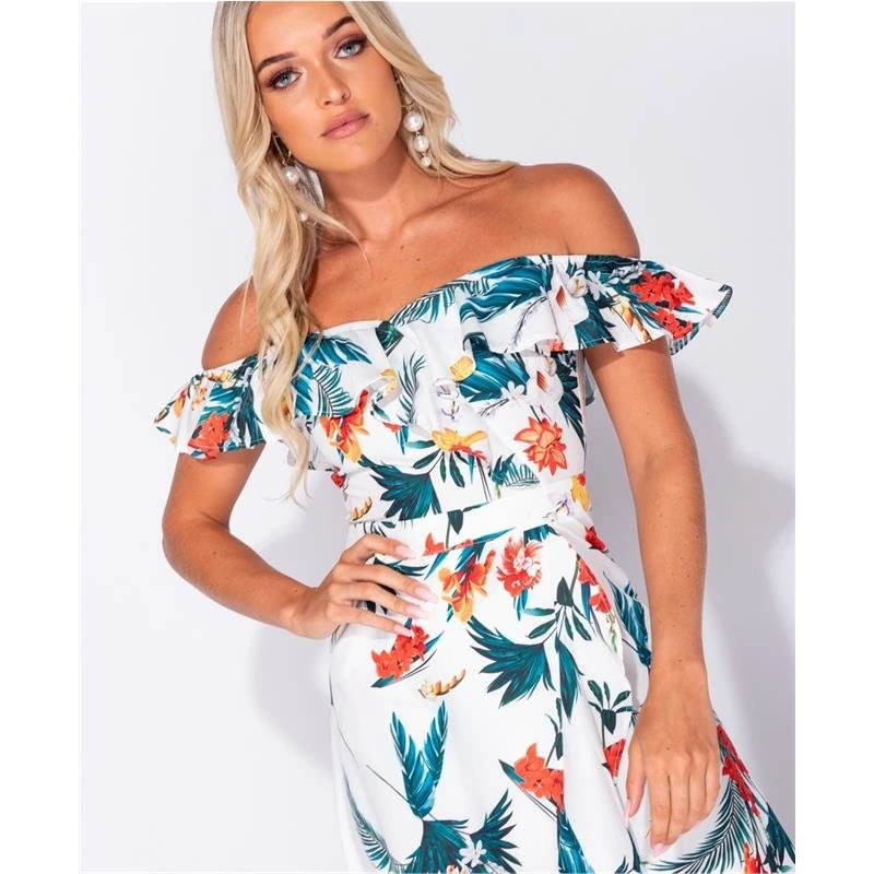 Langes Off Shoulder Maxikleid Mit Palmen Und Volants Weiß 9 Langes Off Shoulder Maxikleid Mit Palmen Und Volants Weiß – Bild 7